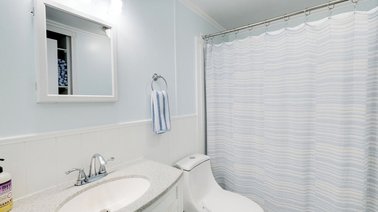 Photo of Bathroom in Colonial Beach