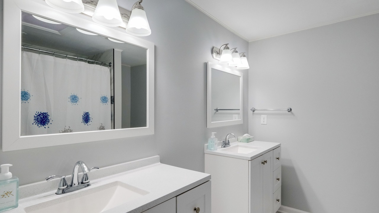 Photo of Bathroom in Colonial Beach
