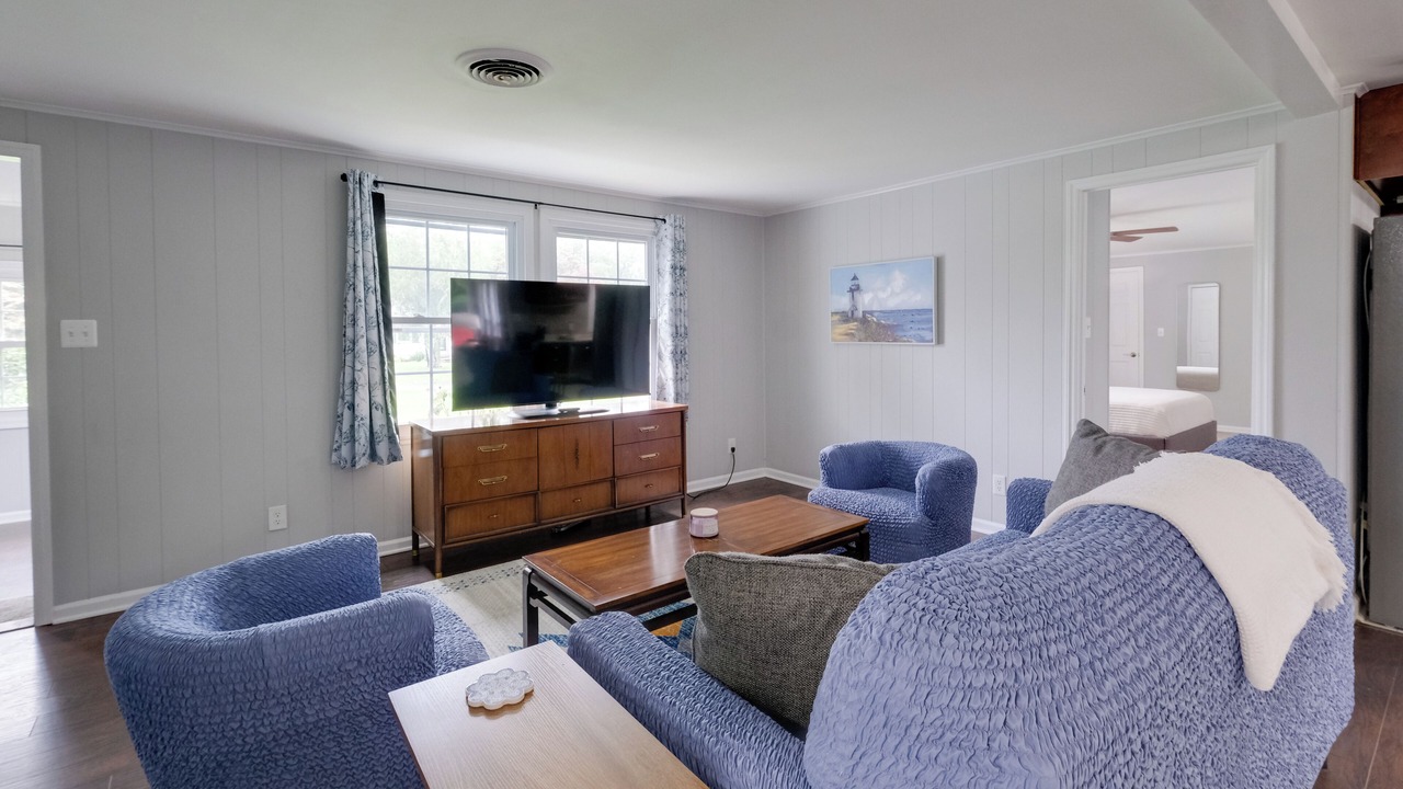Photo of Livingroom in Colonial Beach