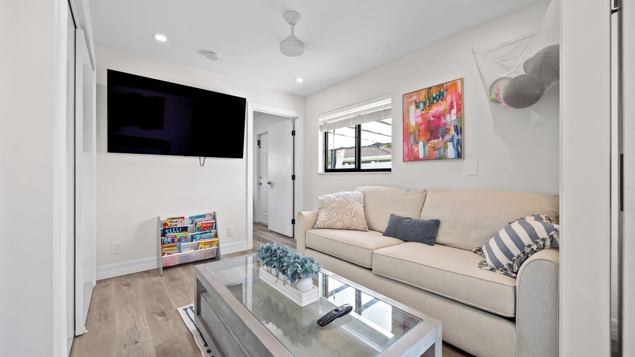 Photo of Livingroom in Tropic Palms