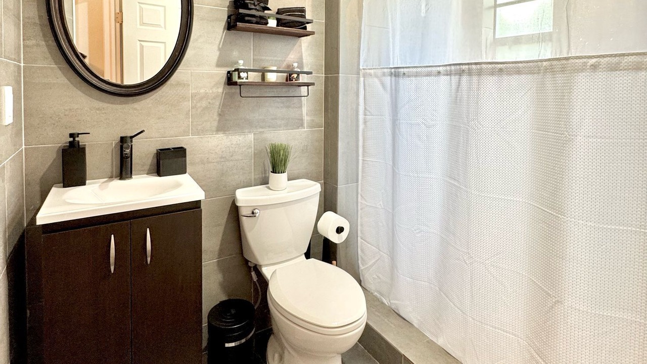 Photo of Bathroom in Middle River Terrace