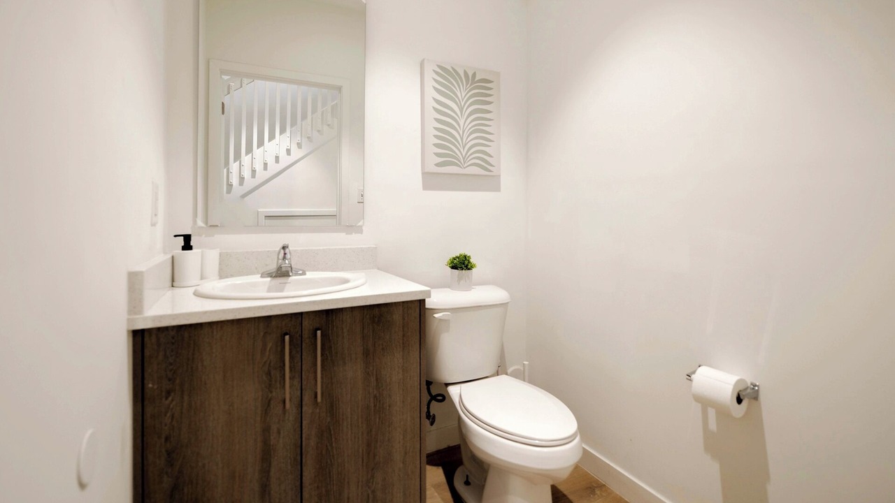 Photo of Bathroom in Golden Glades