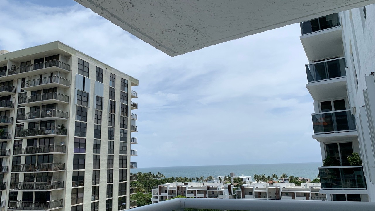 Photo of Patio Balcony in Lauderdale Beach