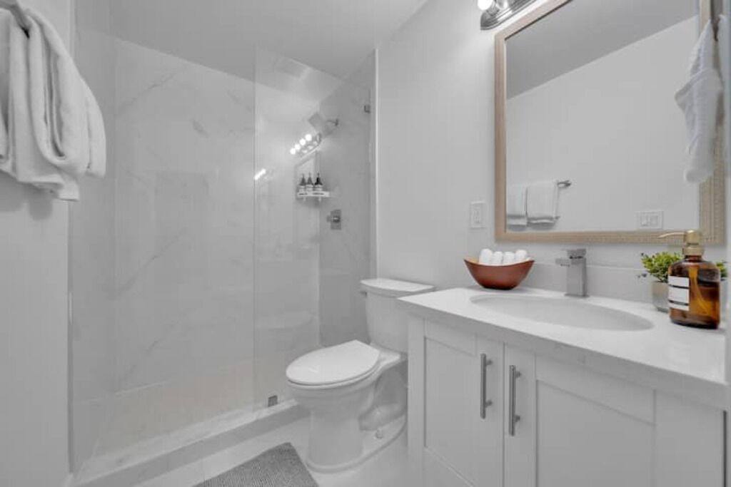 Photo of Bathroom in Golden Glades