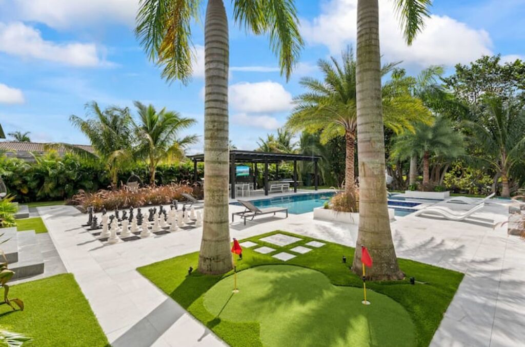 Photo of Outdoor in Golden Glades