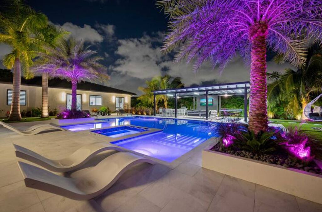 Photo of Outdoor in Golden Glades