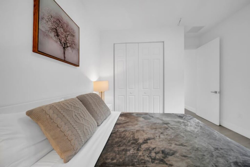 Photo of Bedroom in Golden Glades