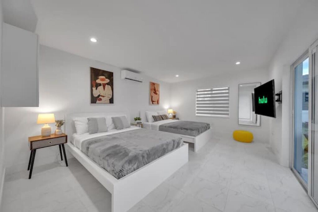 Photo of Bedroom in Golden Glades