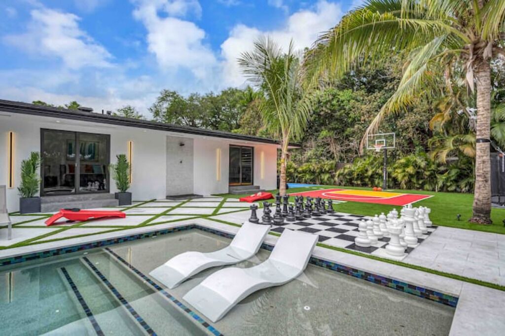 Photo of Outdoor in North Miami