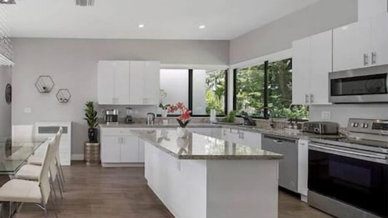 Photo of Kitchen in Golden Glades