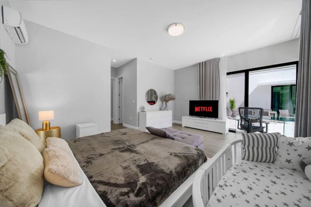 Photo of Bedroom in Golden Glades