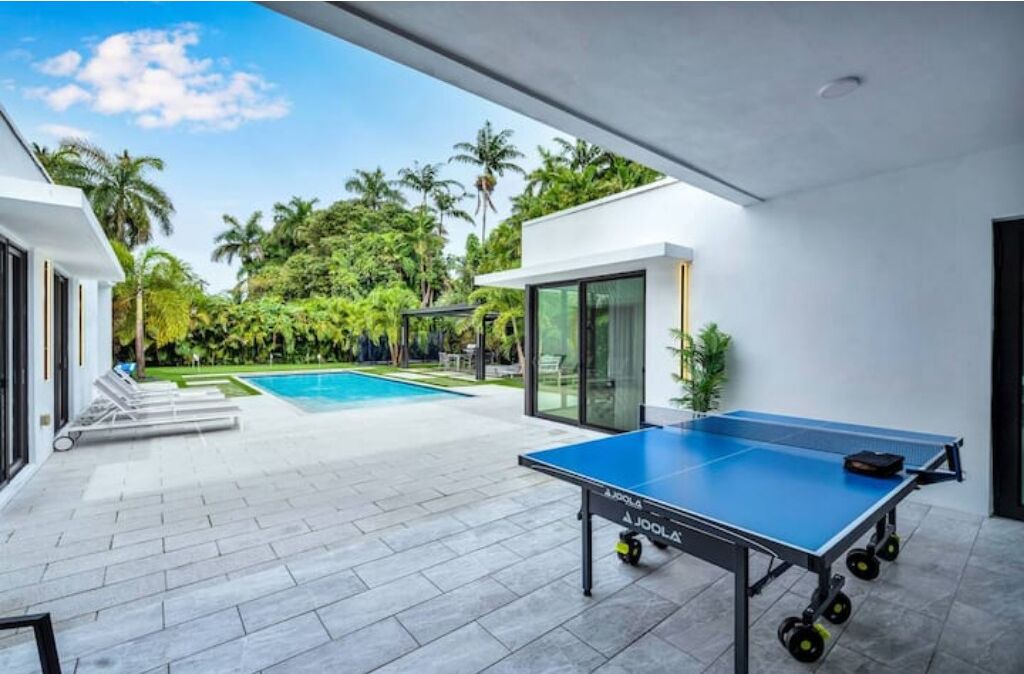 Photo of Patio Balcony in Golden Glades