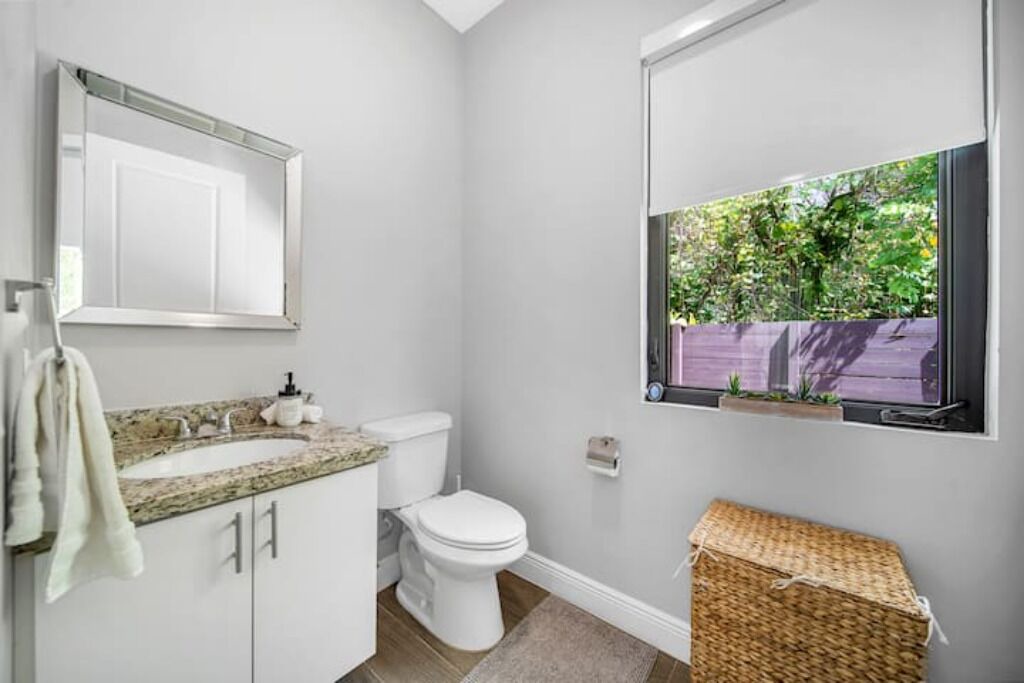 Photo of Bathroom in Golden Glades