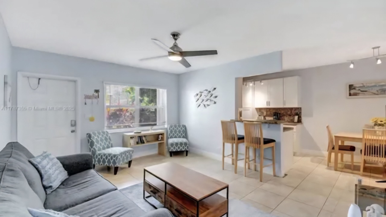 Photo of Livingroom in Hollywood South Central Beach
