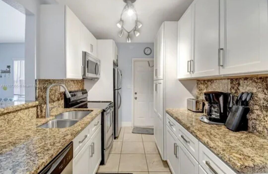 Photo of Kitchen in Hollywood South Central Beach