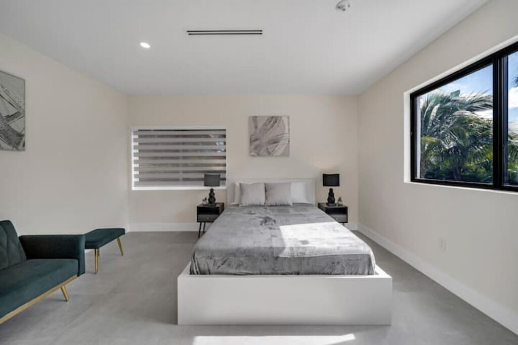Photo of Bedroom in Golden Glades