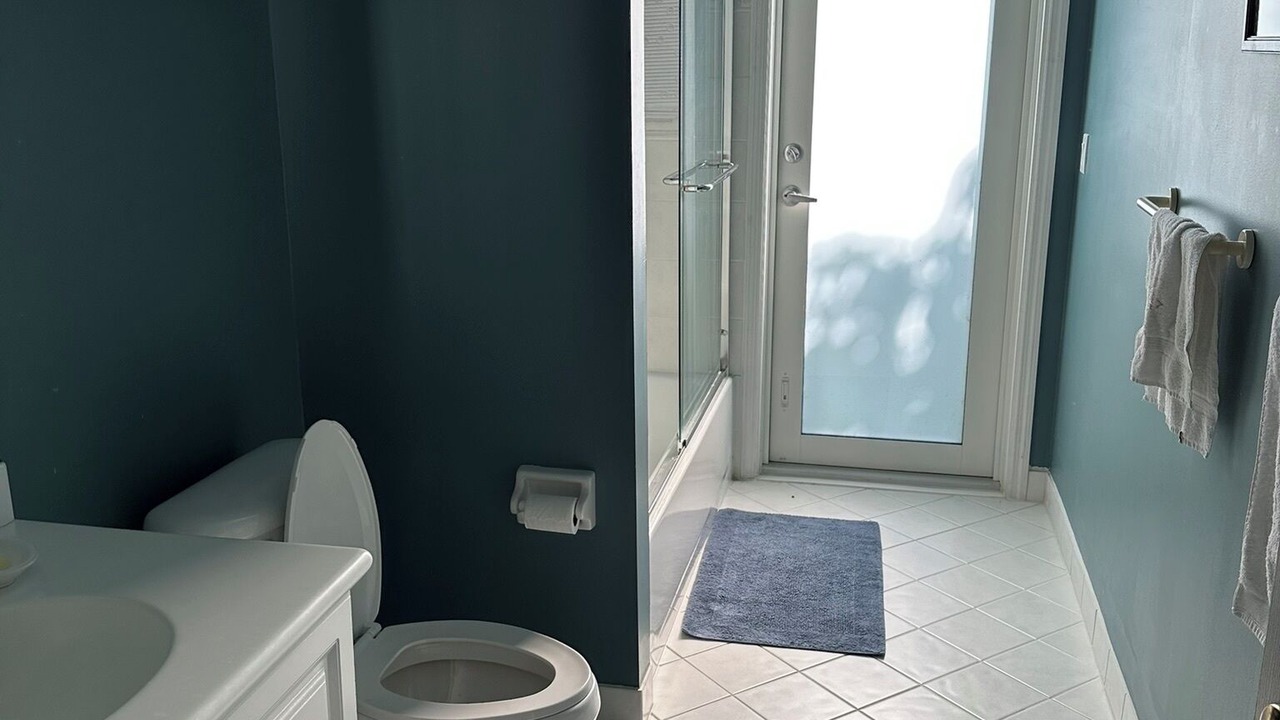 Photo of Bathroom in Parkland