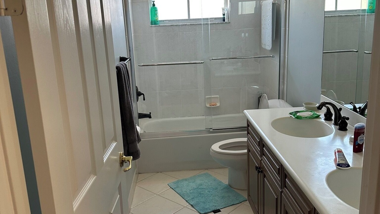 Photo of Bathroom in Parkland