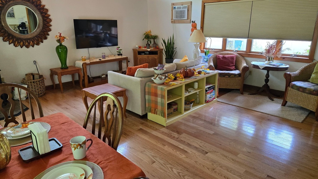 Photo of Livingroom in East Falmouth