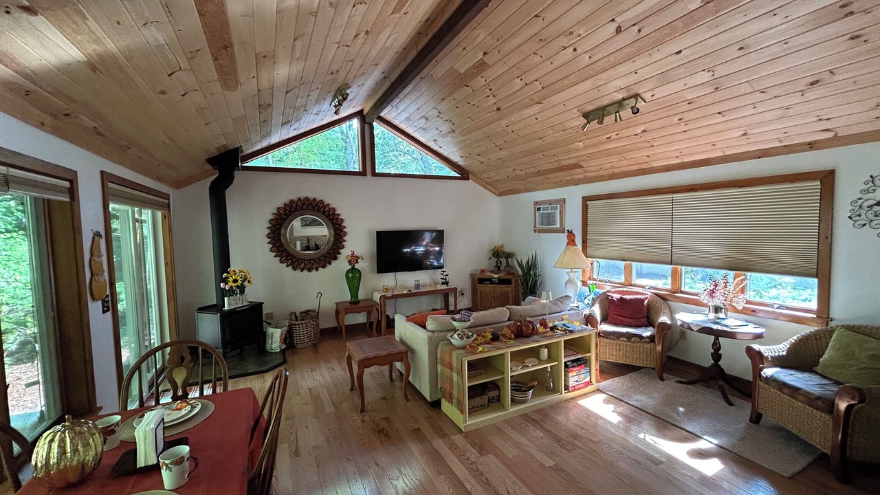 Photo of Livingroom in East Falmouth