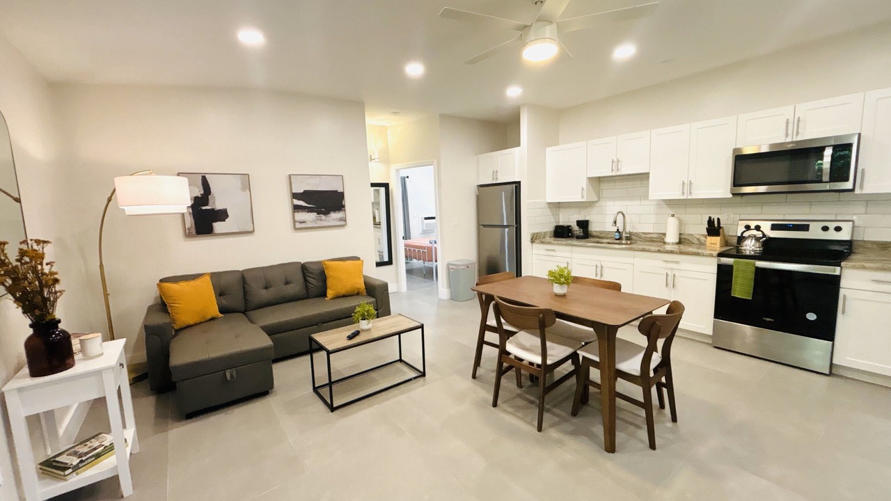 Photo of Livingroom in Lake Ridge