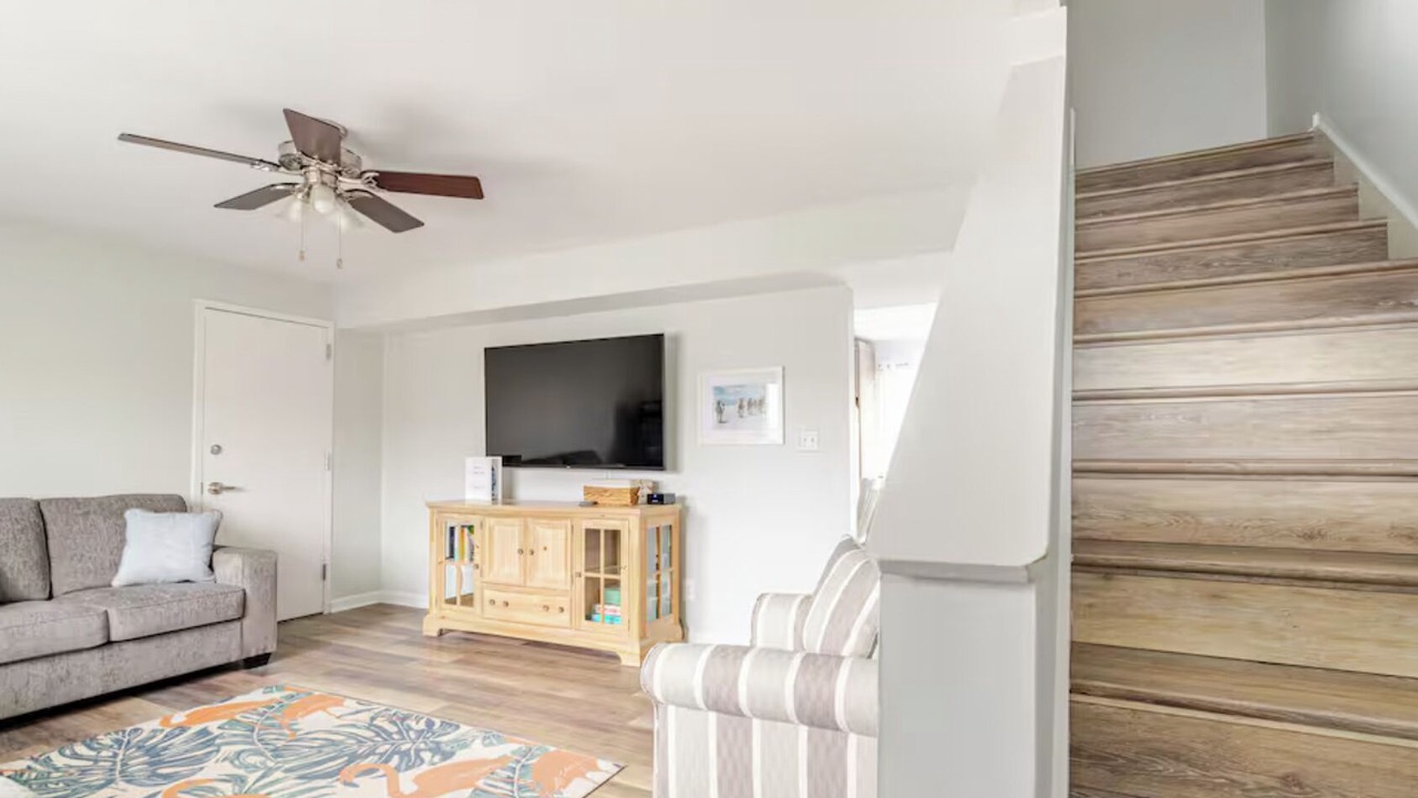 Photo of Livingroom in Caine Woods