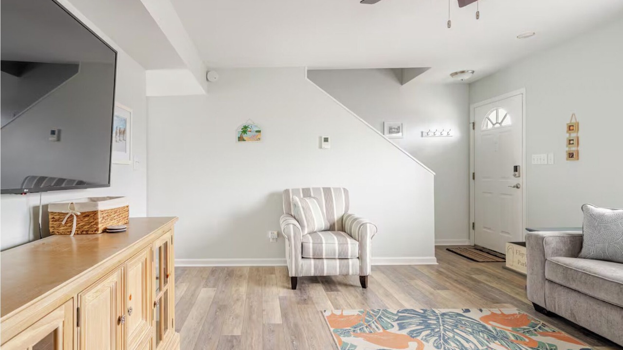 Photo of Livingroom in Caine Woods
