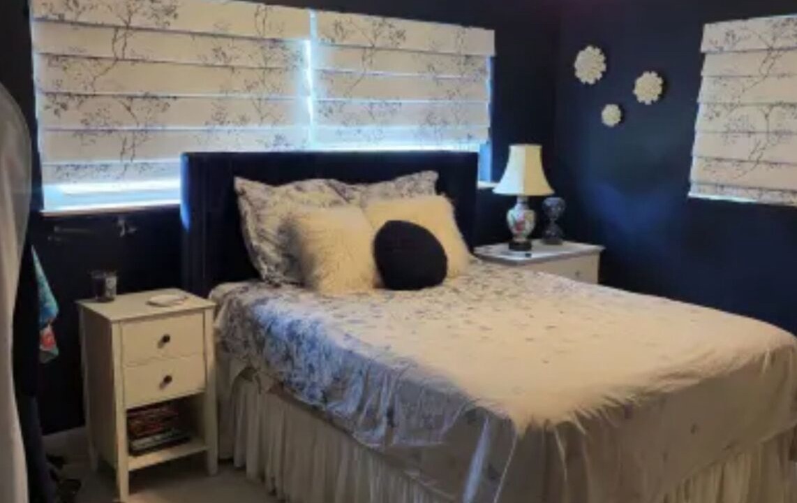 Photo of Bedroom in Coral Springs