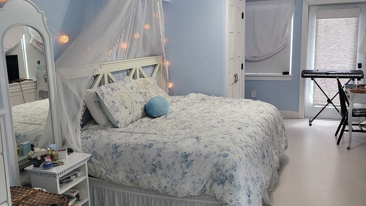 Photo of Bedroom in Coral Springs