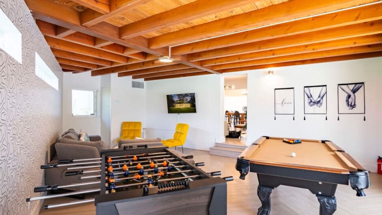 Photo of Bedroom in Hollywood Lakes