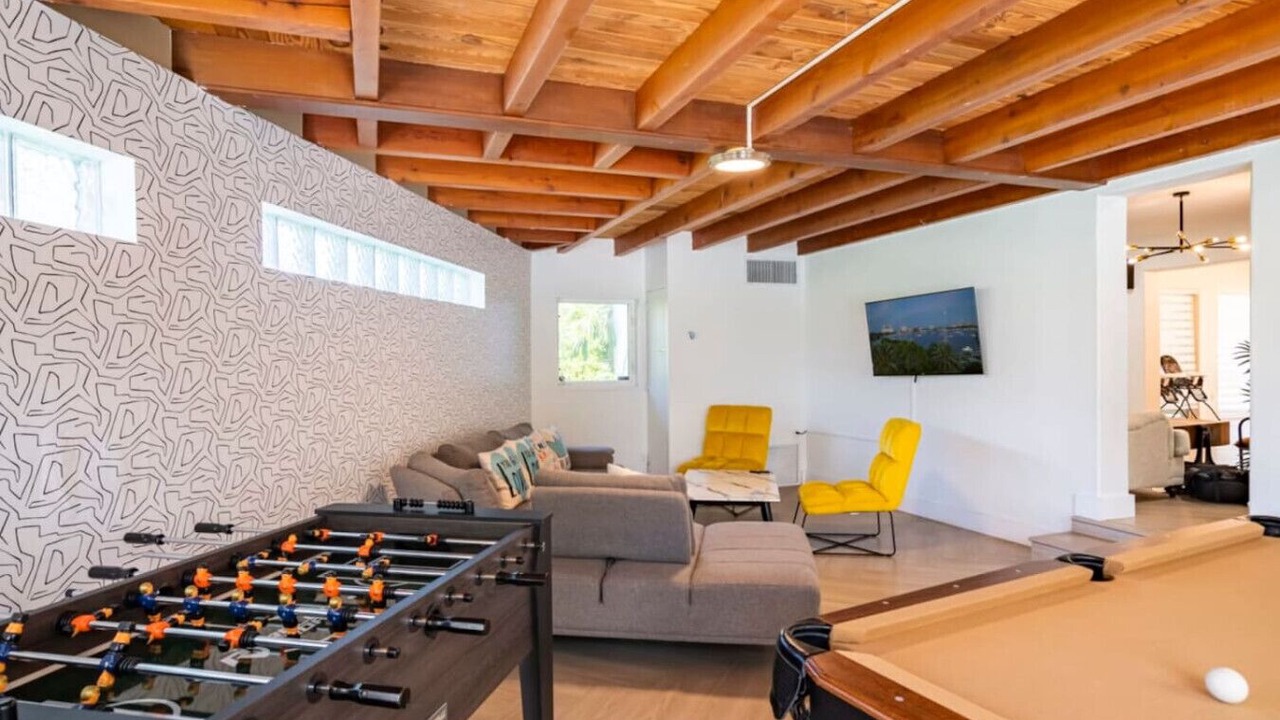 Photo of Bedroom in Hollywood Lakes