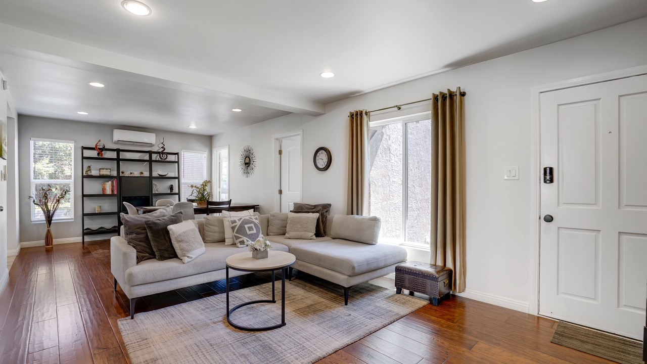 Photo of Livingroom in View Park-Windsor Hills