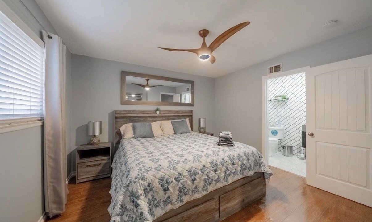 Photo of Bedroom in Santa Susana