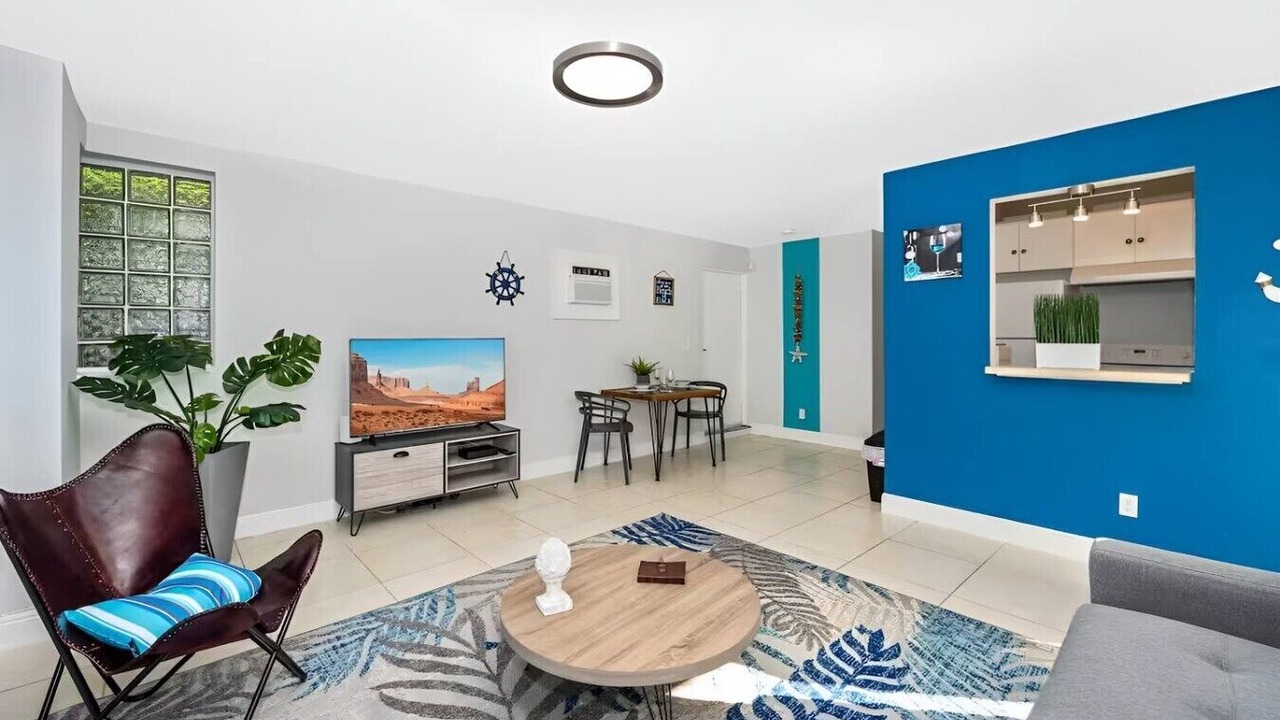 Photo of Livingroom in South Lake