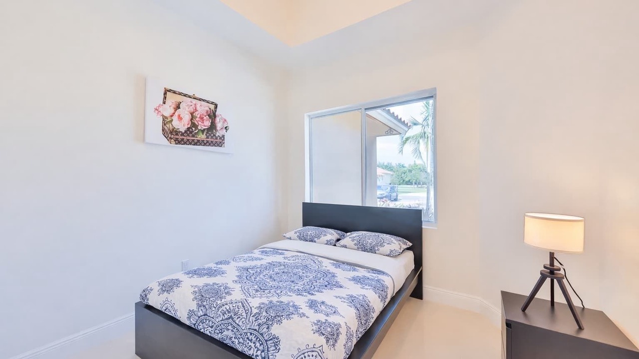 Photo of Bedroom in Davie