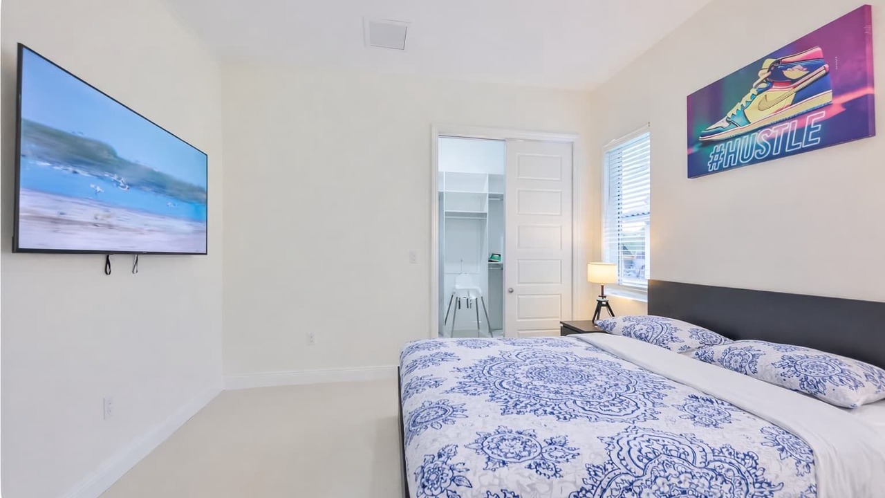 Photo of Bedroom in Davie