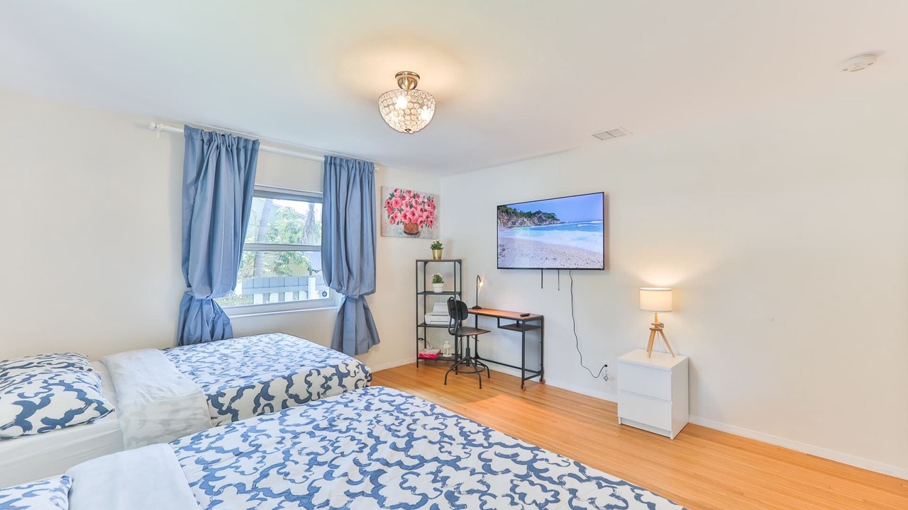 Photo of Bedroom in Royal Poinciana