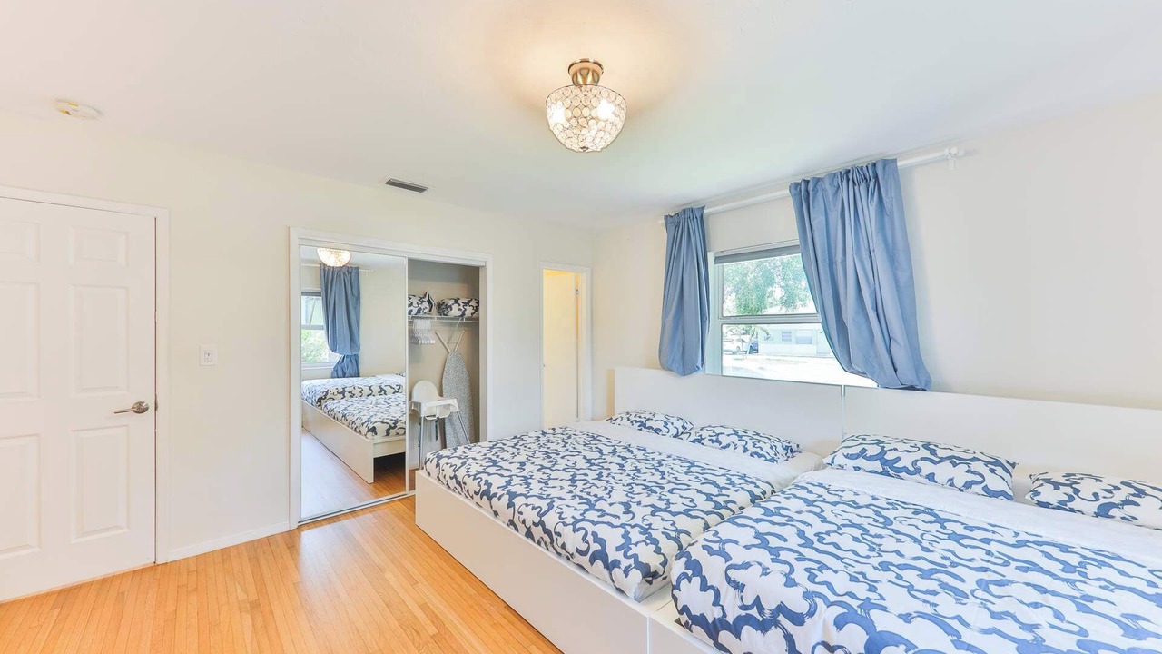 Photo of Bedroom in Royal Poinciana