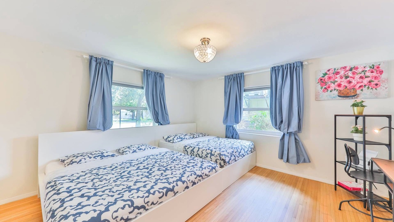 Photo of Bedroom in Royal Poinciana