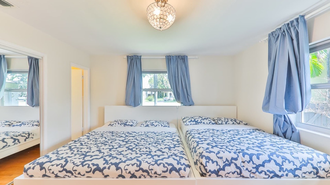 Photo of Bedroom in Royal Poinciana