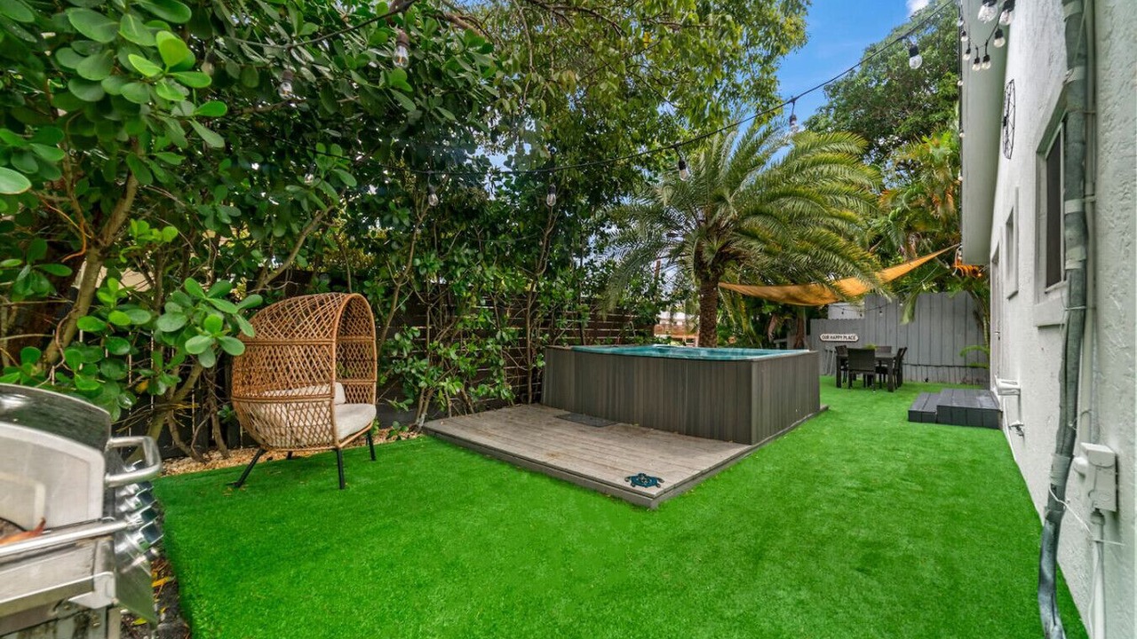 Photo of Patio Balcony in North Central Hollywood