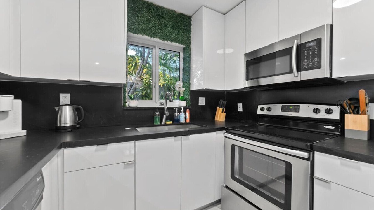 Photo of Kitchen in North Central Hollywood