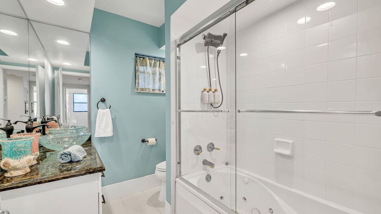 Photo of Bathroom in Lauderdale-by-the-Sea