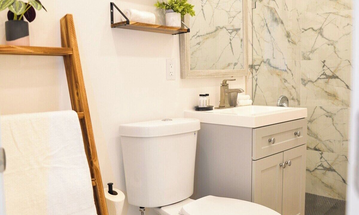 Photo of Bathroom in Little Haiti