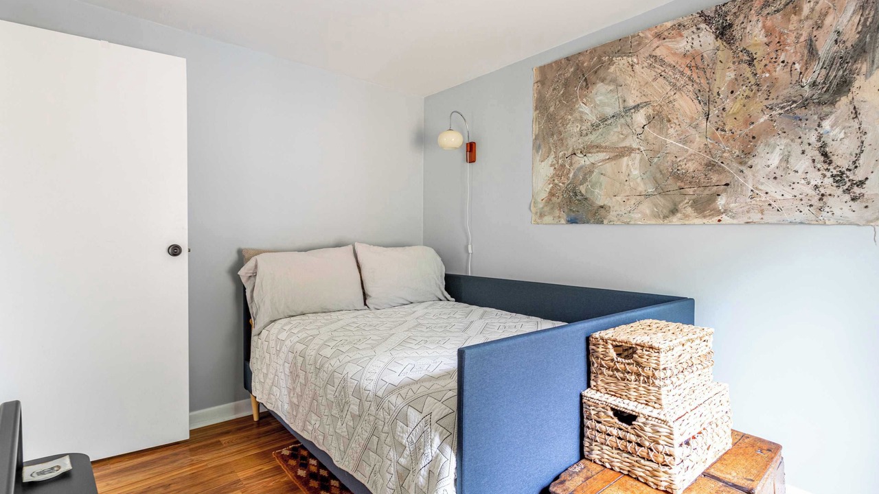 Photo of Bedroom in Town of Olive