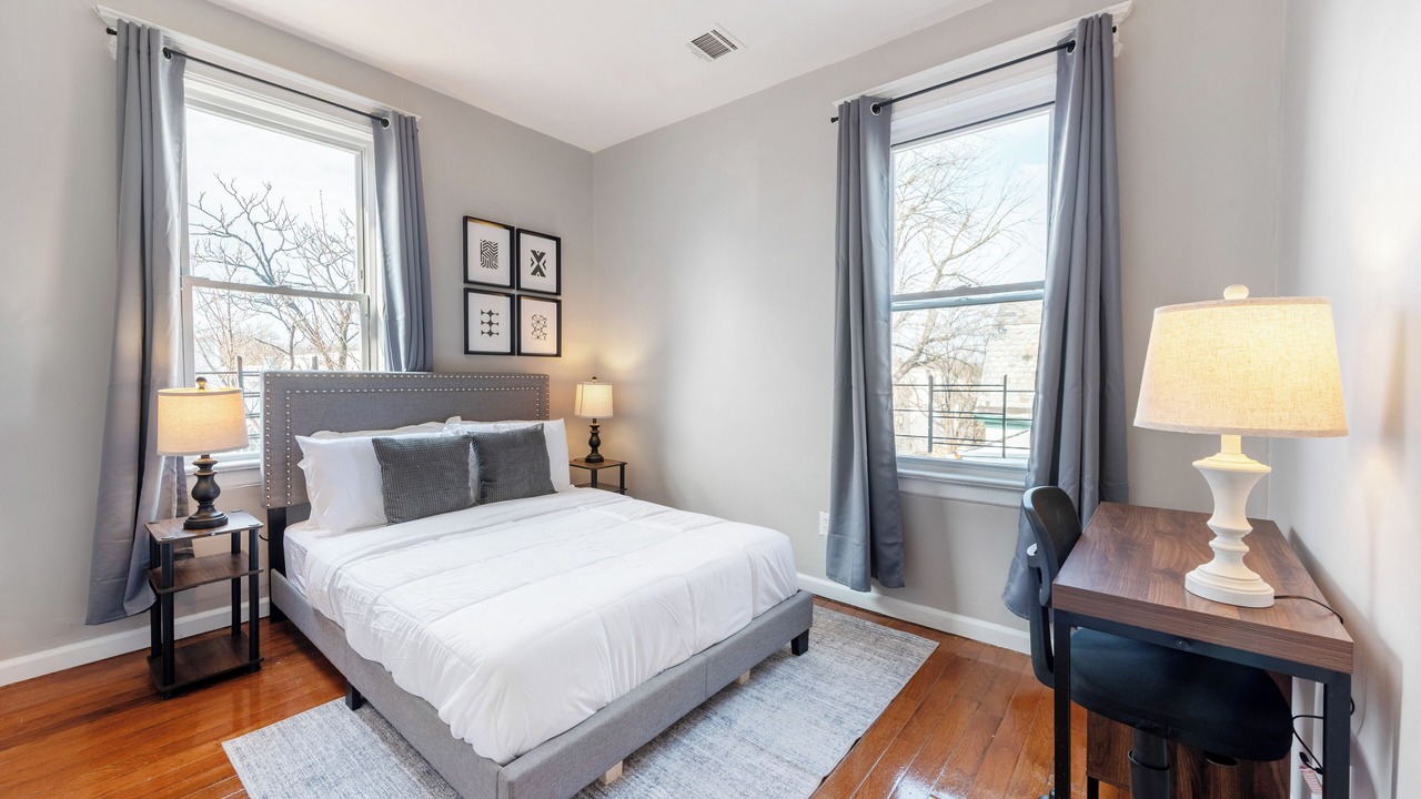 Photo of Bedroom in Lower Vailsburg