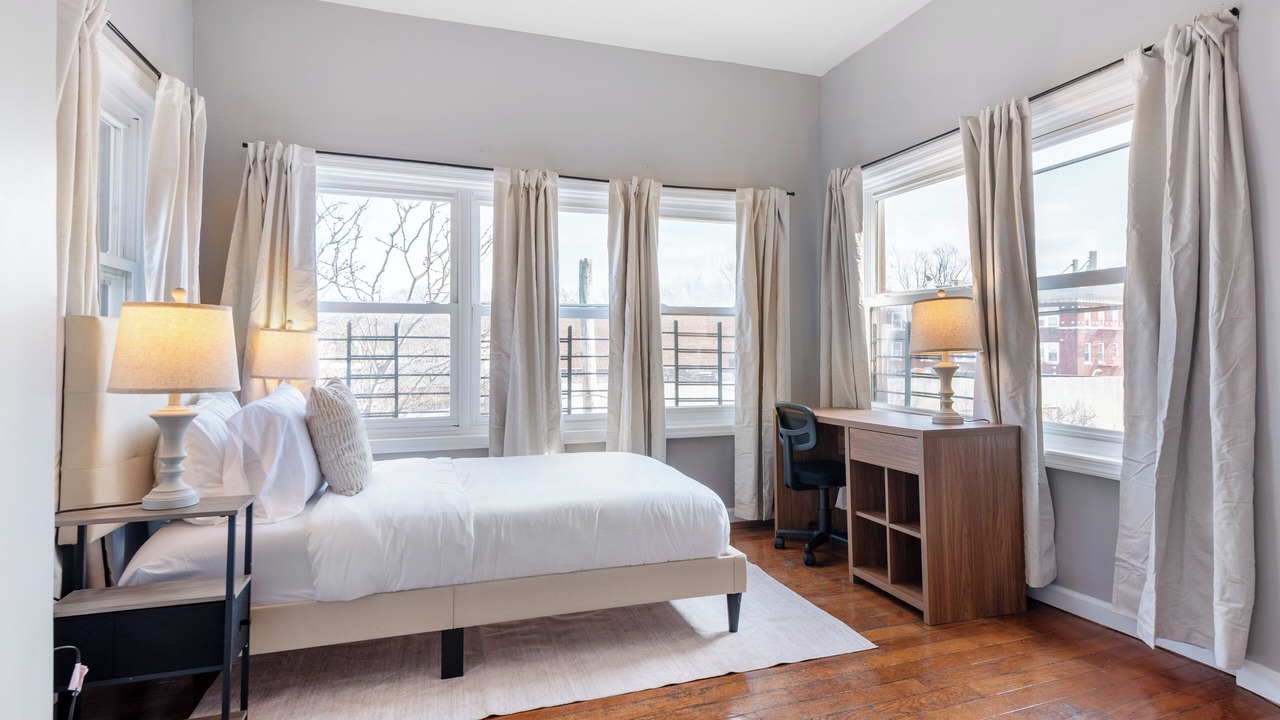 Photo of Bedroom in Lower Vailsburg