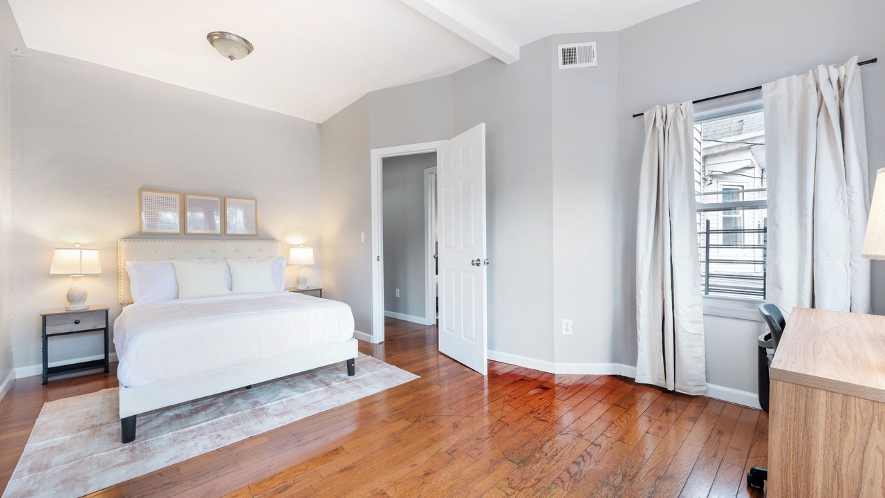 Photo of Bedroom in Lower Vailsburg