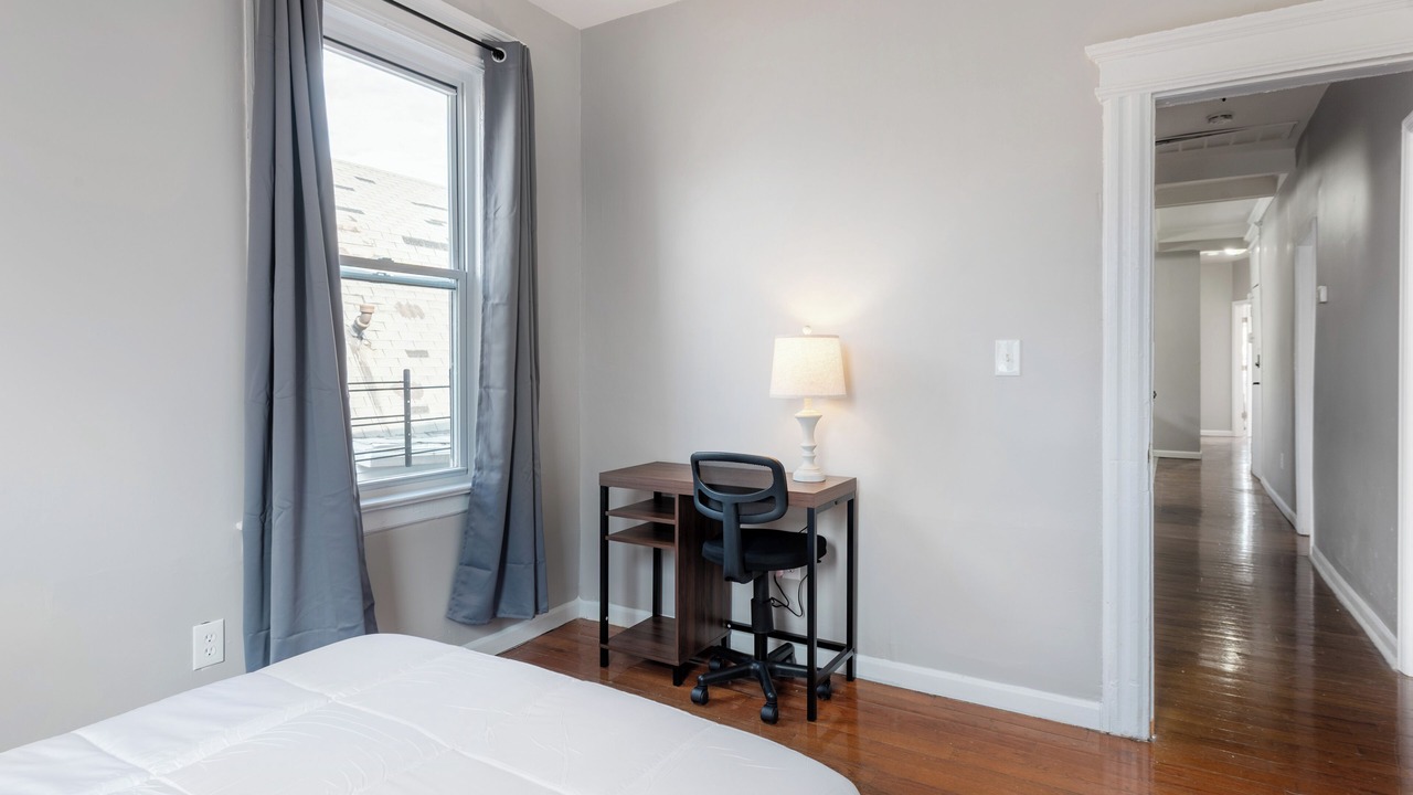 Photo of Bedroom in Lower Vailsburg
