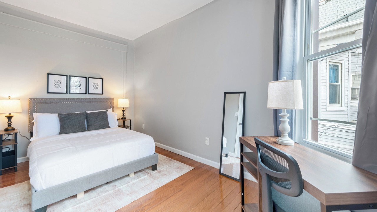 Photo of Bedroom in Lower Vailsburg